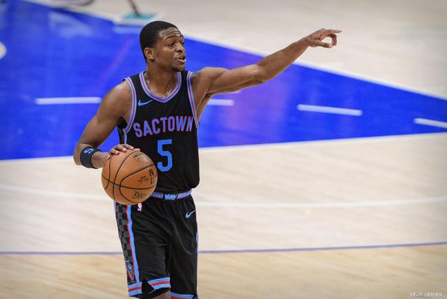 用一种暗含 用一种暗含